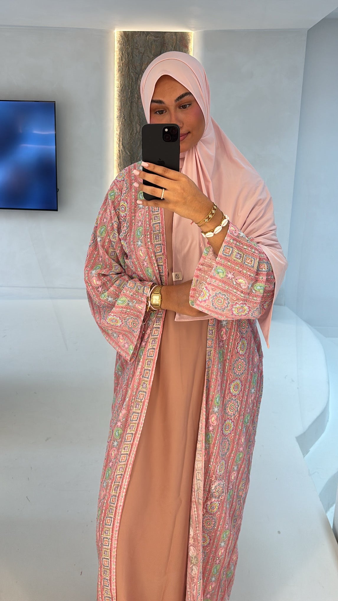 ABAYA V
